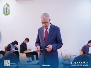 رئيس جامعة سومر يتفقد القاعات الامتحانية ويشرف على الامتحان التقويمي لكلية الطب